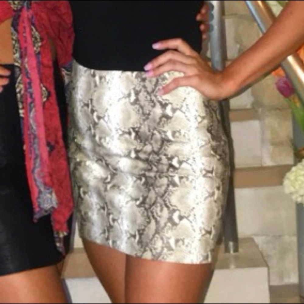 Wild honey serpent mini skirt